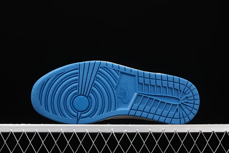 All Categories Air Jordan Jordan Series Basketball Shoes Air Jordan 1 High Travis Scott x Air Jordan 1 High OG AJ1 Lightning Overhead DH3227-105